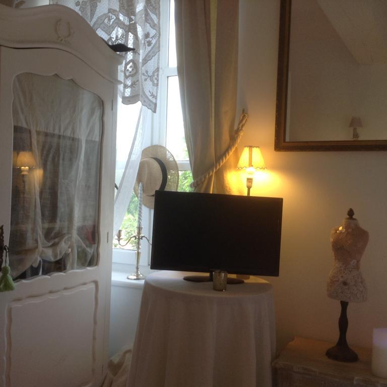 la maison du phare chambre d hôtes B&B -jacuzzi privé- shabby chic Honfleur Habitación foto